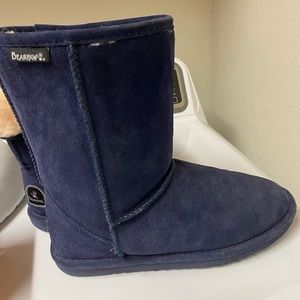BearPaw boots size 9/10